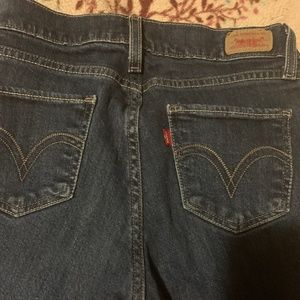 Levi’s stratus curvy cut 528 jeans three medium